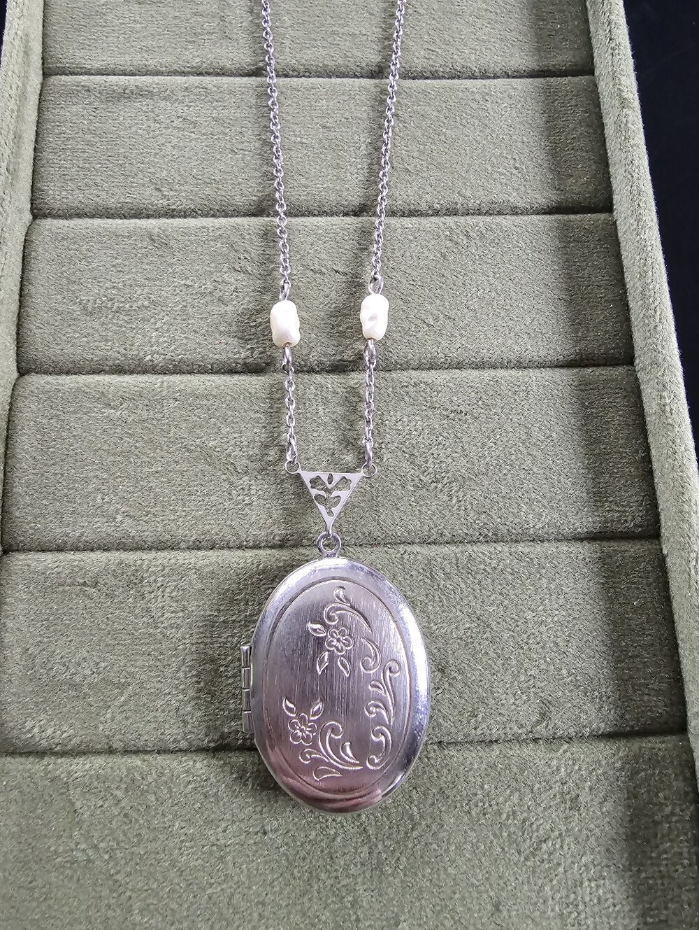 Vintage Avon Locket Necklace
